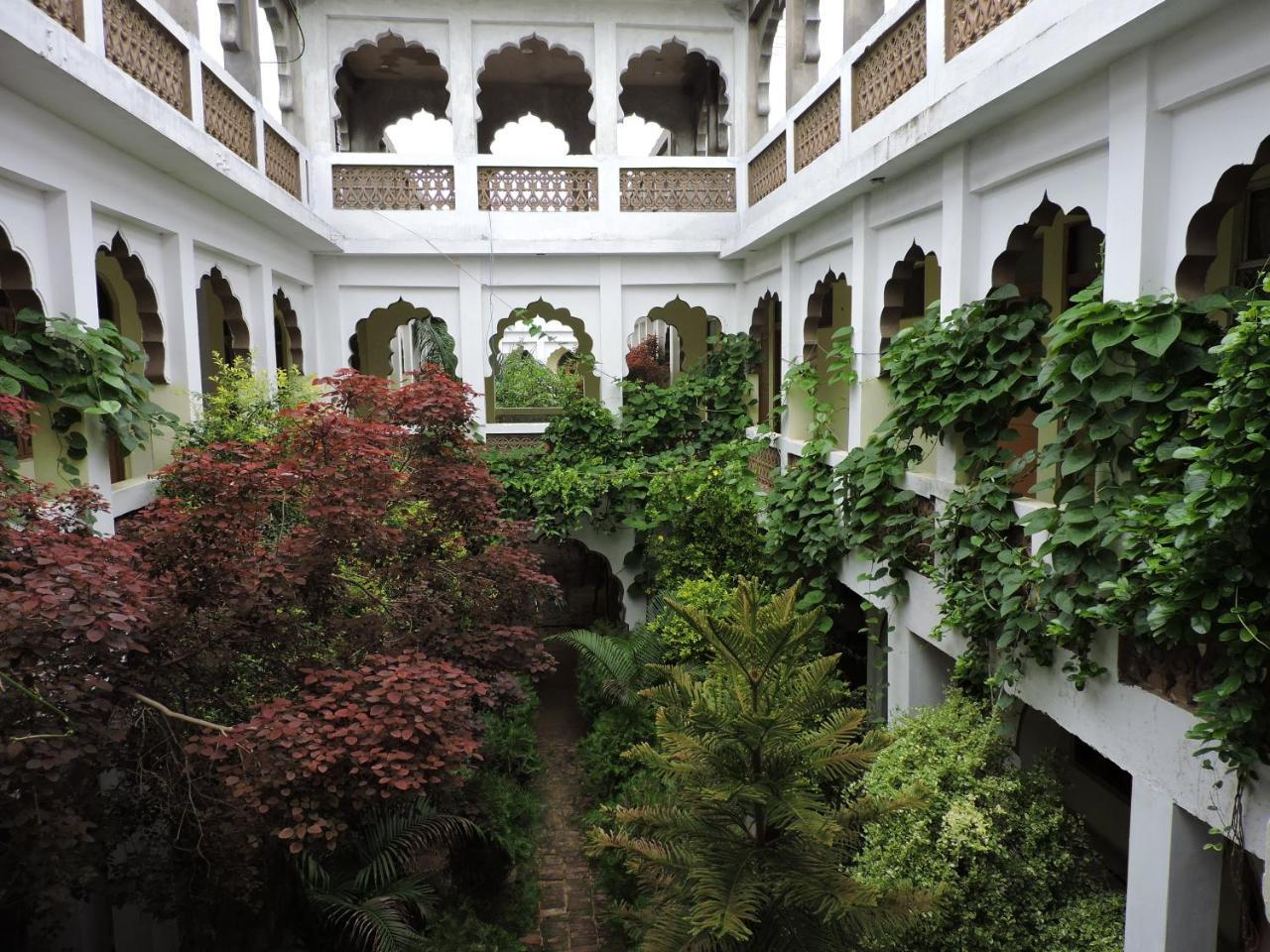 Radhika Palace Hotel Pushkar Exterior foto